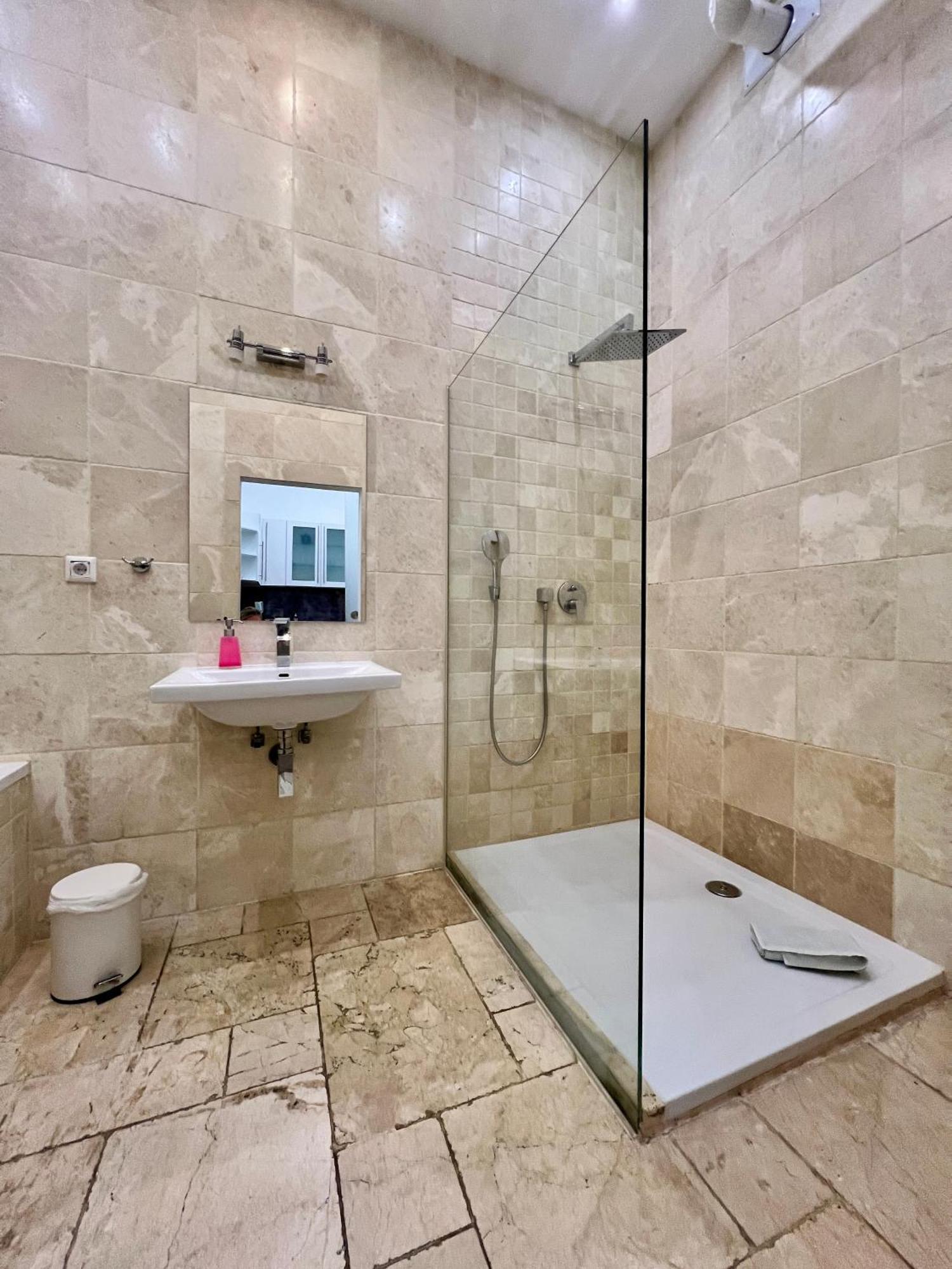 Rema 1080 Appartement *